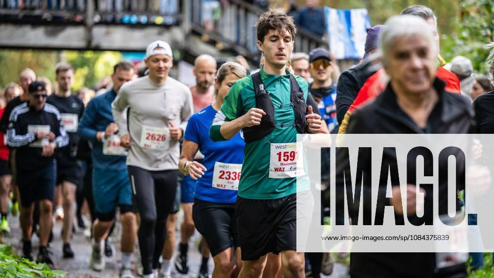 Marathon at Lake Baldeney in Essen ** FOR ** **On Sunday morning, October 11, 2026, approximately 1,800 runners will set out on a course of just over 18 kilometers around the lake as part of the supporting program for the Baldeneysee Marathon. Germany NRW Essen Copyright MartinxMöller