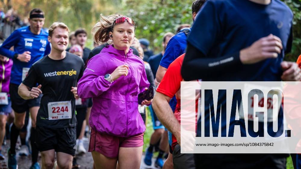 Marathon at Lake Baldeney in Essen ** FOR ** **On Sunday morning, October 11, 2026, approximately 1,800 runners will set out on a course of just over 18 kilometers around the lake as part of the supporting program for the Baldeneysee Marathon. Germany NRW Essen Copyright MartinxMöller