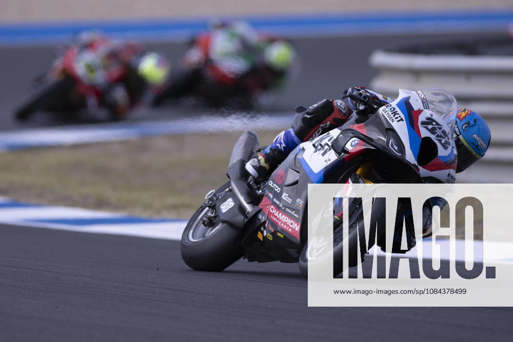 ESTORIL, PORTUGAL - OCTOBER 11: Miguel Oliveira of Portugal and Rokit BMW Motored WorldSBK Team competes during the Superpole Race during day three of the World Superbikes Estoril Round at Circuito Estoril on October 11, 2026 in Estoril, Portugal Cascais Portugal - ZUMAl192 20261011_zsp_l192_016