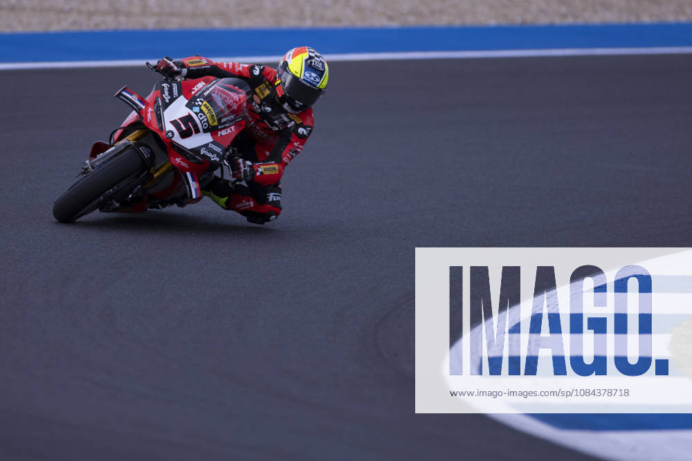 ESTORIL, PORTUGAL - OCTOBER 11: Yari Montella of Italy and Barni Spark Racing Team competes during the Superpole Race during day three of the World Superbikes Estoril Round at Circuito Estoril on October 11, 2026 in Estoril, Portugal Cascais Portugal - ZUMAl192 20261011_zsp_l192_031