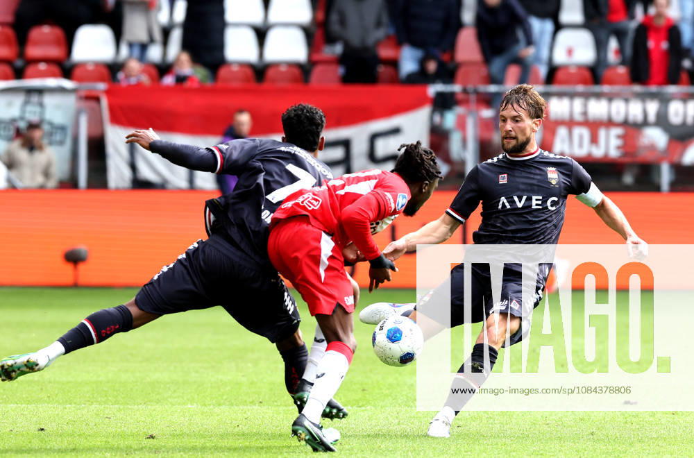 UTRECHT: Willem II defender Hidde Ter Avest during the Vriendenloterij Eredivisie match between FC Utrecht and Willem II at Stadion Galgenwaard on October 11, 2026, in Utrecht, the Netherlands. PETER LOUS EYE4IMAGES DeFodi Images