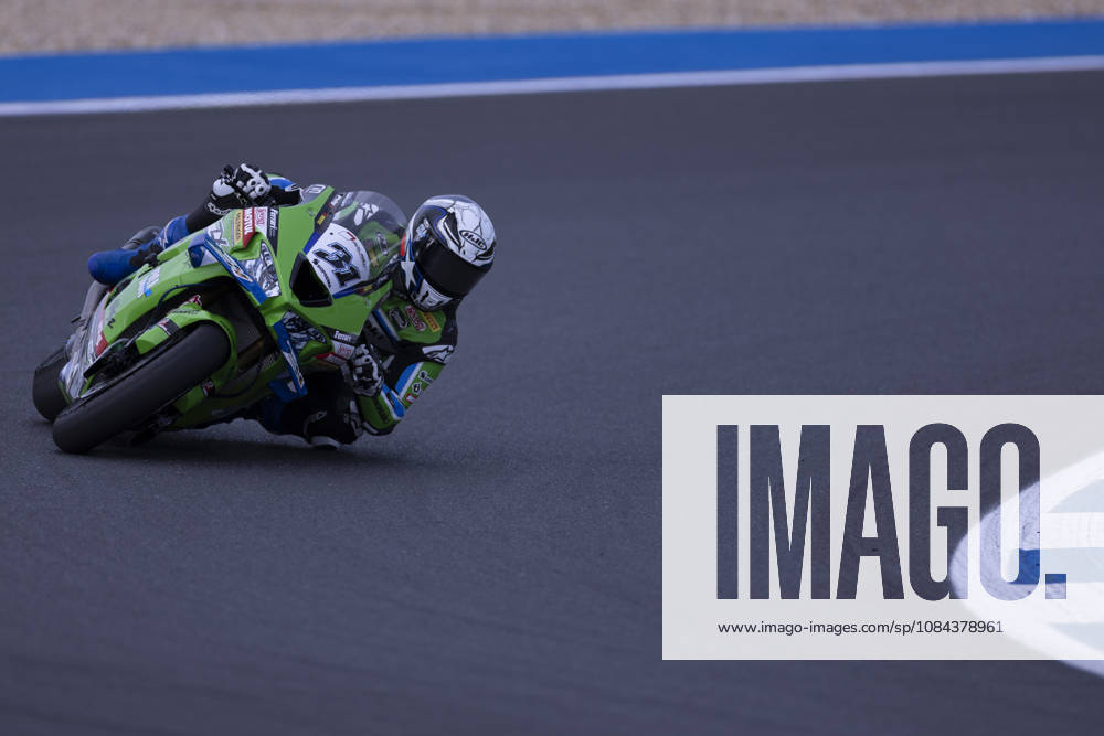 ESTORIL, PORTUGAL - OCTOBER 11: Garrett Gerloff of Great-Britain and Kawasaki WorldSBK Team competes during the Superpole Race during day three of the World Superbikes Estoril Round at Circuito Estoril on October 11, 2026 in Estoril, Portugal Cascais Portugal - ZUMAl192 20261011_zsp_l192_048