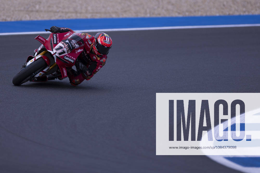 ESTORIL, PORTUGAL - OCTOBER 11: Nicolo Bulega of Italy and Aruba.it Racing - Ducati competes during the Superpole Race during day three of the World Superbikes Estoril Round at Circuito Estoril on October 11, 2026 in Estoril, Portugal Cascais Portugal - ZUMAl192 20261011_zsp_l192_056