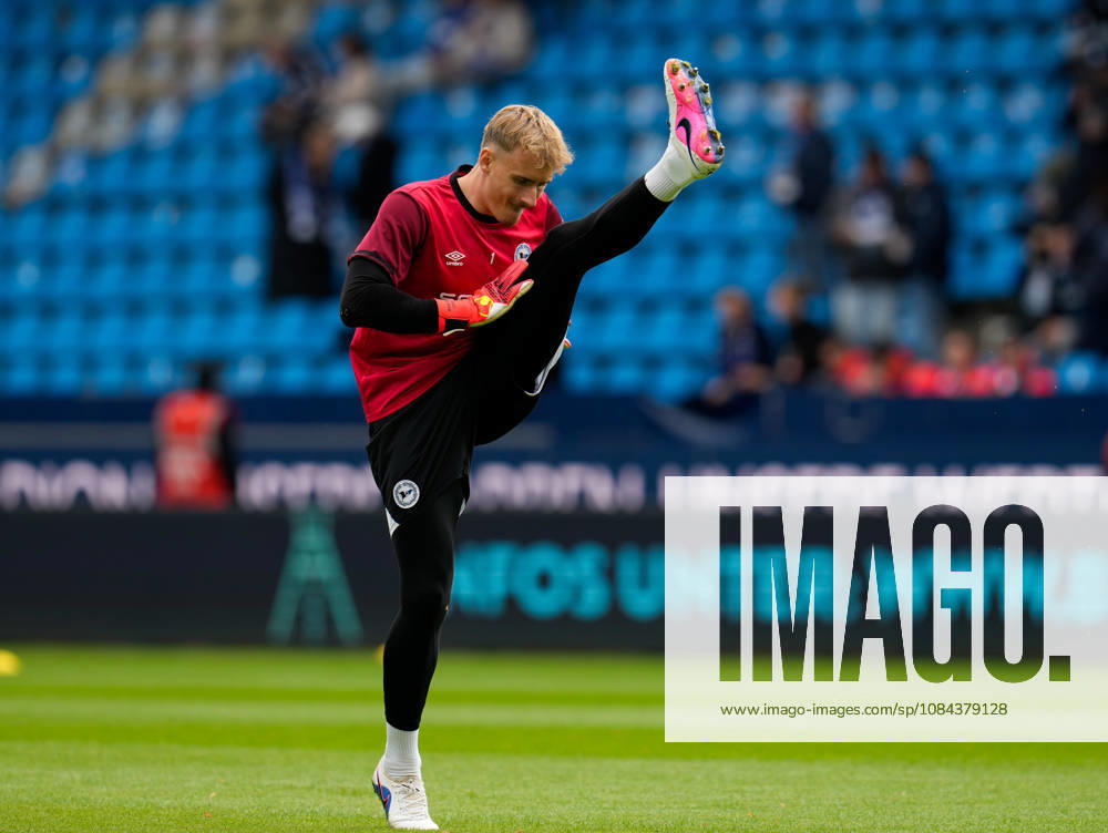 Jonas Thomas Kersken of DSC Arminia Bielefeld, 1, warms up before the game in Germany; VfL Bochum 1848 vs. DSC Arminia Bielefeld, 2. Bundesliga, Matchday 7, 2026–27 season, Vonovia Ruhrstadion, Bochum, October 11, 2026 DFL REGULATIONS PROHIBIT ANY USE OF PHOTOGRAPHS AS IMAGE SEQUENCES AND OR QUASI-VIDEO VfL Bochum 1848 vs. DSC Arminia Bielefeld, 2. Bundesliga, Matchday 7, 2026–27 season, October 11, 2026, Bochum