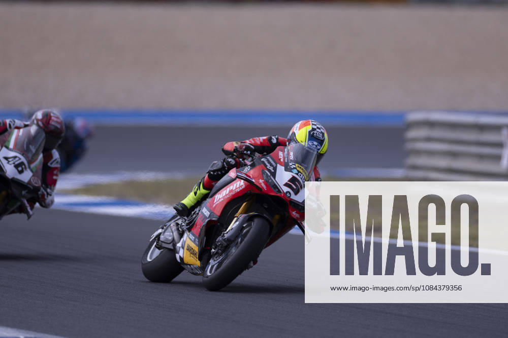 ESTORIL, PORTUGAL - OCTOBER 11: Yari Montella of Italy and Barni Spark Racing Team competes during the Superpole Race during day three of the World Superbikes Estoril Round at Circuito Estoril on October 11, 2026 in Estoril, Portugal Cascais Portugal - ZUMAl192 20261011_zsp_l192_075