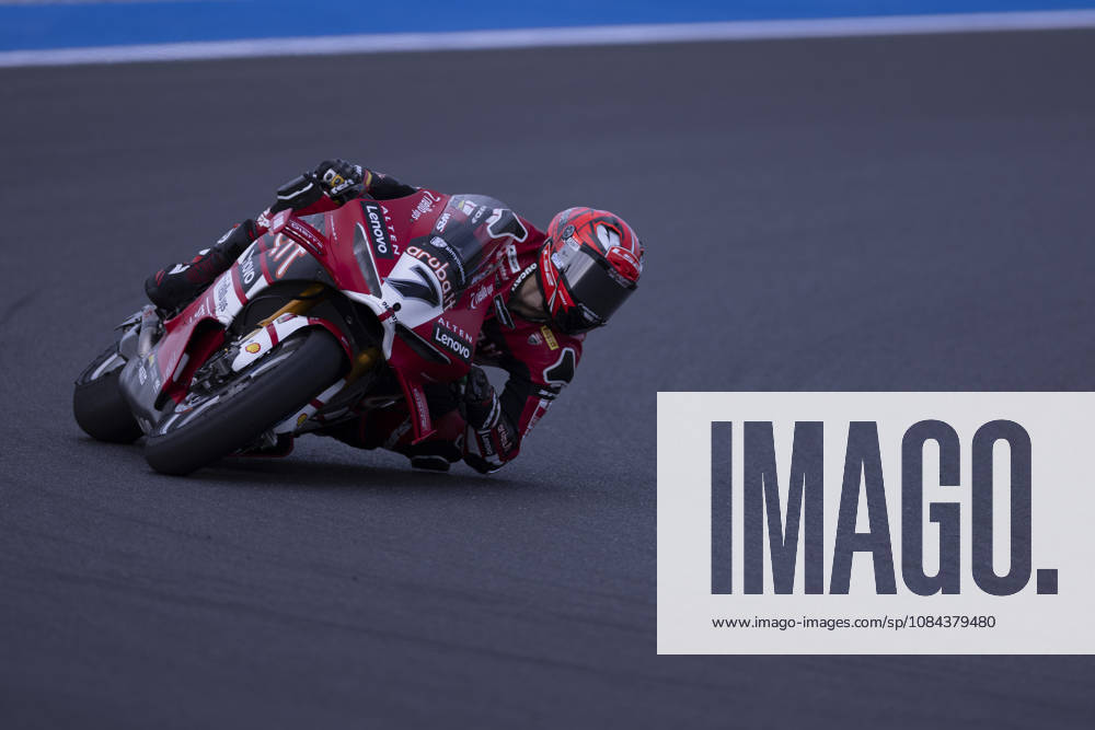 ESTORIL, PORTUGAL - OCTOBER 11: Iker Lecuona of Spain and Aruba.it Racing - Ducati competes during the Superpole Race during day three of the World Superbikes Estoril Round at Circuito Estoril on October 11, 2026 in Estoril, Portugal Cascais Portugal - ZUMAl192 20261011_zsp_l192_084