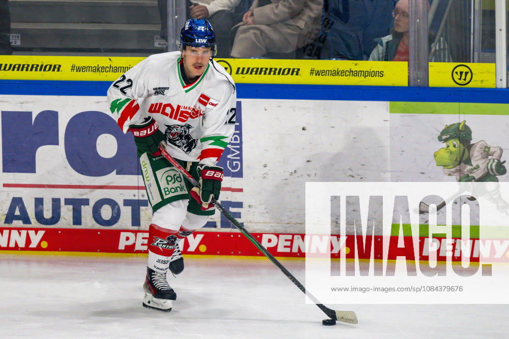 Noel Hoefenmayer, Augsburger Panther, 22, wants to play for the Krefeld Pinguine vs. Augsburger Panther, ice hockey, Penny DEL, Matchday 8, 2026–2027 season, October 11, 2026, Krefeld Pinguine vs. Augsburger Panther, ice hockey, Penny DEL, Matchday 8, 2026–2027 season, October 11, 2026, Krefeld