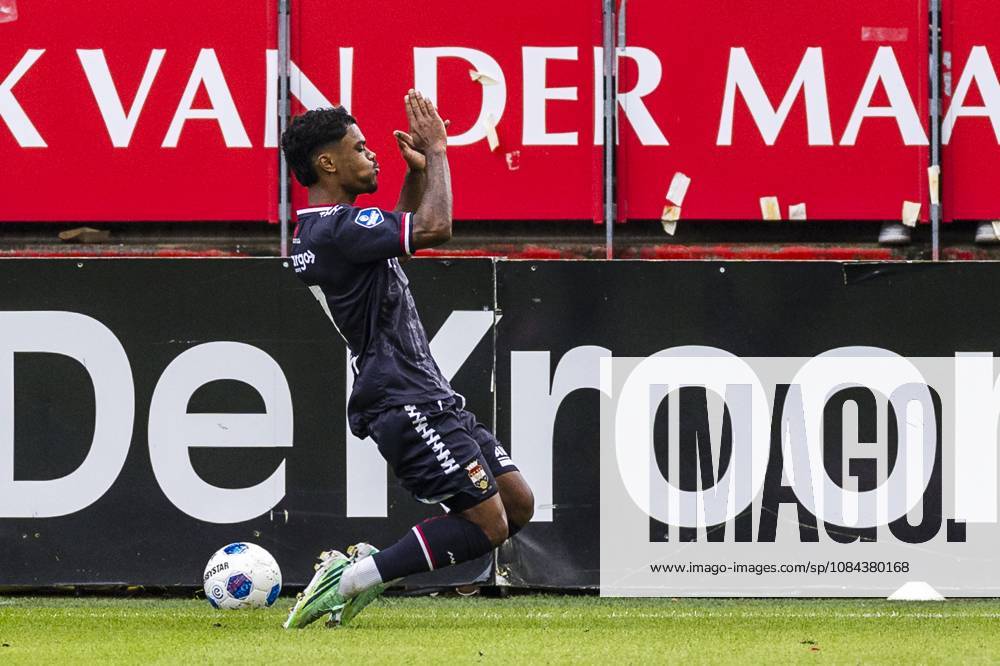 , stadium De Galgenwaard , season 2026 2027 , Dutch Eredivisie football , match between FC Utrecht and Willem II , picture shows Willem II player Jayden Slory , celebrating the goal. 1-1. Utrecht - Willem II x208162132x
