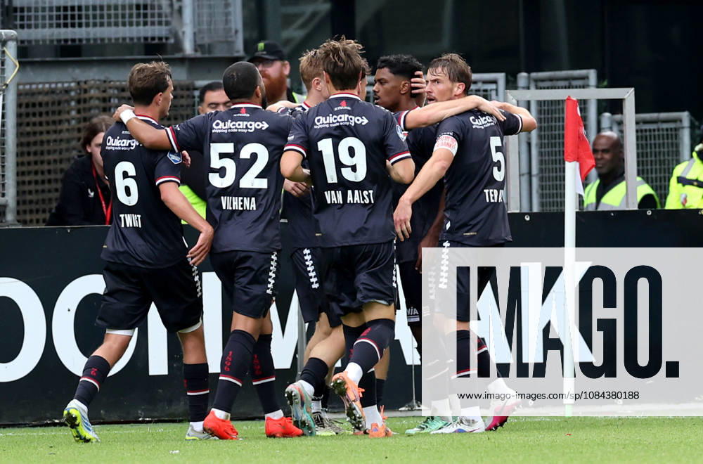 UTRECHT Willem II forward Jaden Slory celebrates the goal with his teammates during the Vriendenloterij Eredivisie match between FC Utrecht and Willem II at Stadion Galgenwaard on October 11, 2026, in Utrecht, the Netherlands. PETER LOUS EYE4IMAGES DeFodi Images
