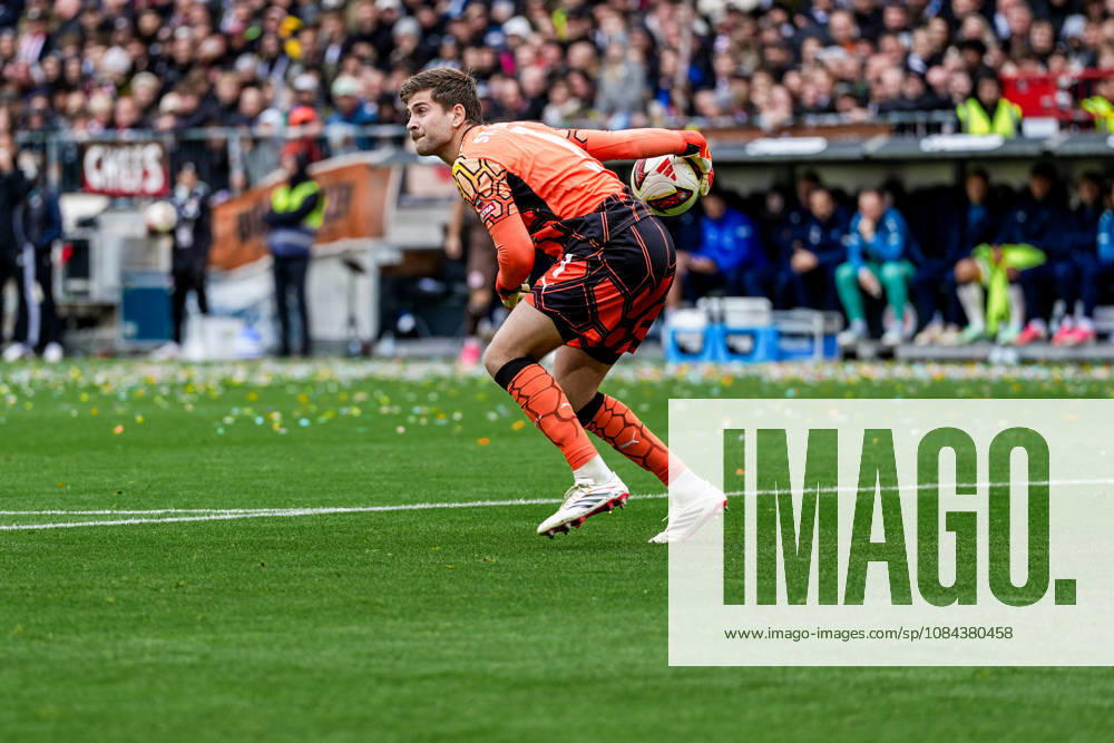 Germany Soccer 2. Bundesliga 2026–27, Matchday 7: FC St. Pauli vs. Karlsruher SC, Millerntor Stadium, Hamburg, St. Pauli, Ben Voll, FC St. Pauli, 1, Cutout