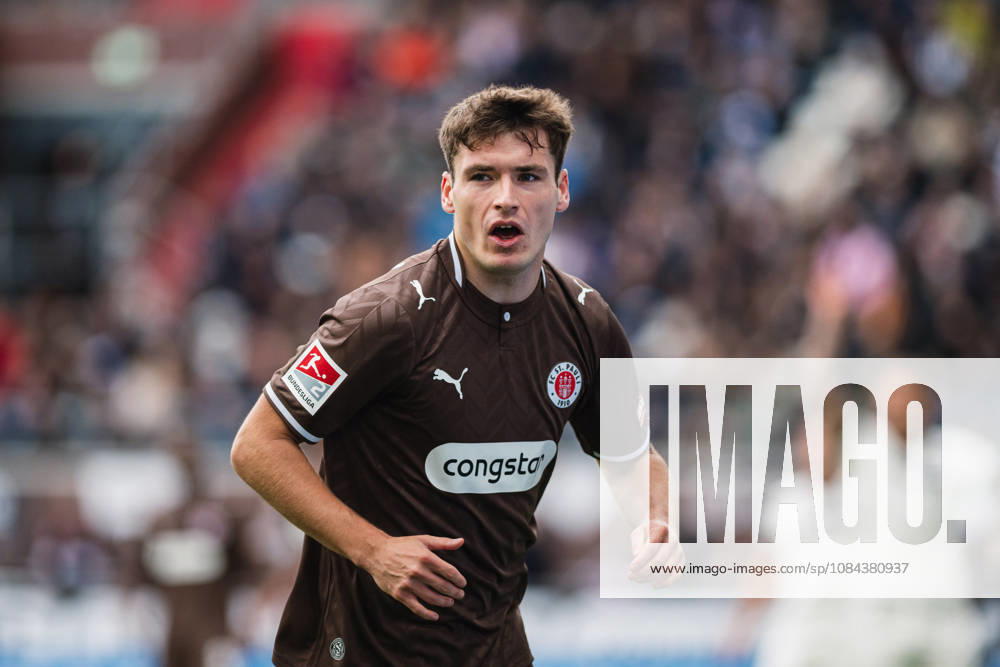 2. Bundesliga: FC St. Pauli vs. Karlsruher SC, October 11, 2026; Arkadiusz Pyrka, FC St. Pauli; 11 soccer, 2. Bundesliga, Matchday 7: FC St. Pauli vs. Karlsruher SC on October 11, 2026, at Millerntor Stadium, Hamburg. DFL regulations prohibit any use of photographs as image sequences and or quasi-video.