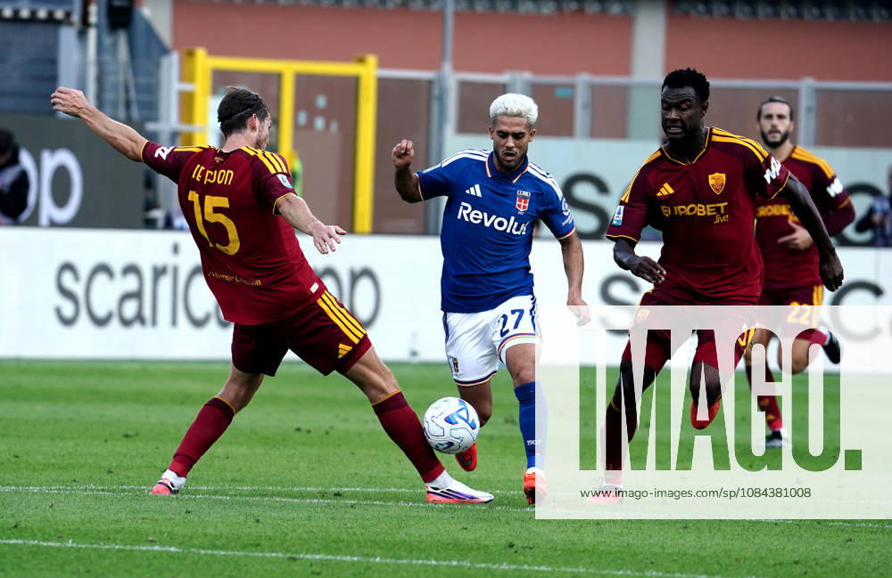 Foto IPP Albano Angilletta Como 11 10 2026 Calcio Campionato di serie A 2026 2027 Como - Roma nella foto: Yan Couto e Marten de Roon Italy Photo Press World Copyright italy ITALY