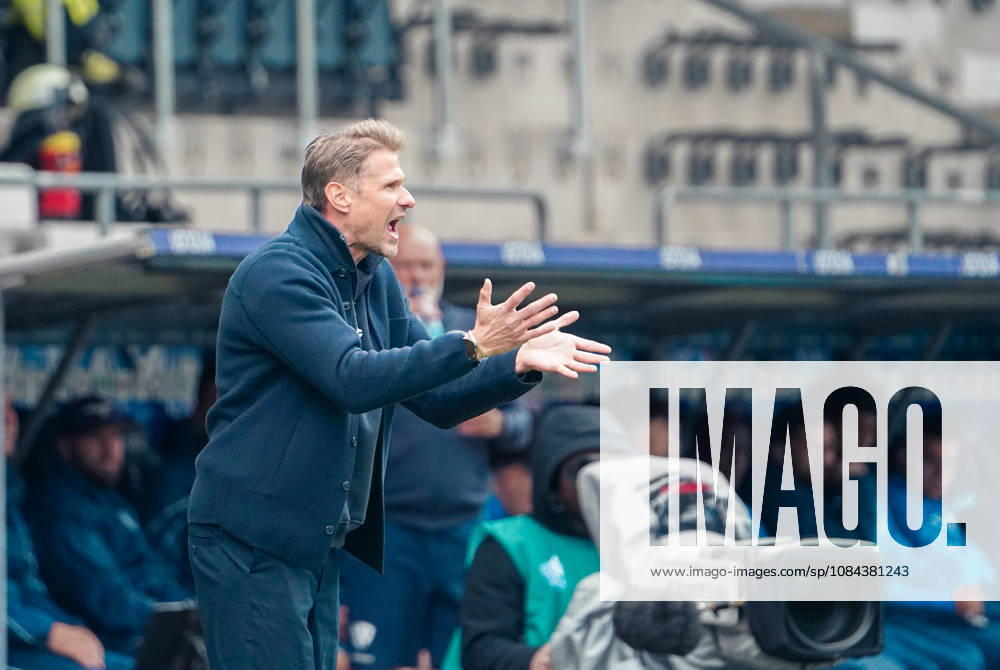 Germany Soccer 2. Bundesliga 2026–2027, Matchday 7: VfL Bochum vs. Arminia Bielefeld at Vonovia Ruhrstadion in Bochum—Gestures, Body Language, Emotion—Oliver Kirch, Coach of Arminia Bielefeld
