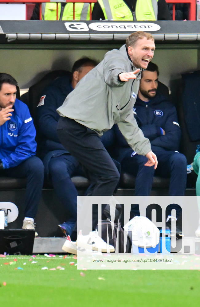 GER Soccer, Men, 2nd Division, Matchday 5, 2026–2027 Season, Hamburg, FC St. Pauli vs. Karlsruher SC Coach Maximilian Senft Karlsruhe DFB DFL regulations prohibit any use of photographs as image sequences and or quasi-video Hamburg Millerntorstadion Hamburg Germany