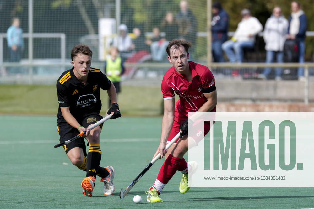 From left: Craig Marais (HTHC), 2, Luca Großmann (TSVMH), 8, tackle, game play, duel, tackle, tackling, dynamic, action, 11 10 2026, Mannheim, Germany, hockey, 1st Bundesliga, men s, TSV Mannheim Harvestehuder THC