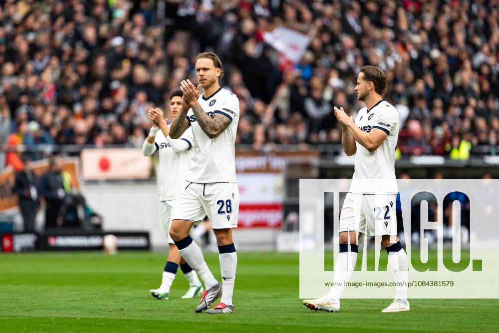 Marcel Franke (Karlsruher SC), 28, and Christoph Kobald (Karlsruher SC), 22, wave to the fans, GER, FC St. Pauli vs. Karlsruher SC, soccer, 2. Bundesliga, Matchday 7, 2026–2027 season, October 11, 2026 DFL regulations prohibit any use of photographs as image sequences and or quasi-video, GER, FC St. Pauli vs. Karlsruher SC, soccer, 2. Bundesliga, Matchday 7, 2026–2027 season, October 11, 2026, Hamburg