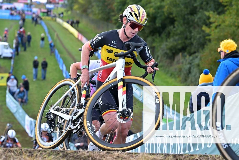 Belgium s Marion Norbert Riberolle pictured in action during the women elite race of the Mosselcross cyclocross cycling event, on Sunday 11 October 2026, in Dendermonde, the first race (out of 7) of the HG Cross competition. DAVIDxPINTENS x189441682x