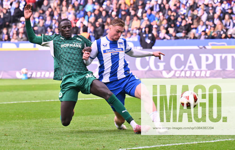 Soccer Season 2026–2027, Matchday 2, Bundesliga, Hertha BSC Berlin vs. SpVgg Greuther Fürth (Kleeblatt), Sports Photo by Zink . DFL regulations prohibit any use of photographs as image sequences and or quasi-video; for editorial use only for editorial use only Omar Sillah 42, SpVgg Greuther Fürth Julian Eitschberger 2, Hertha BSC