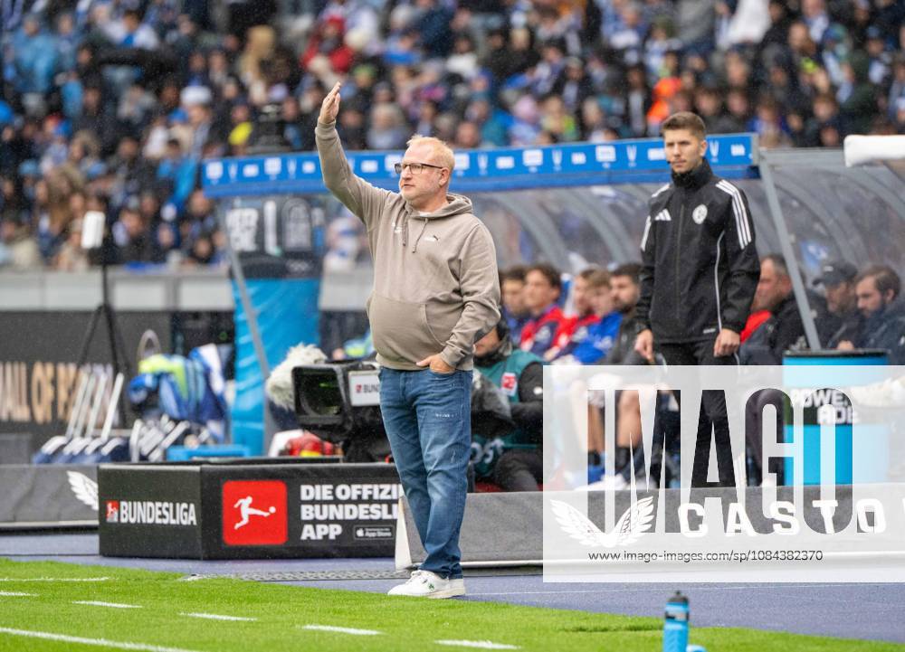 Soccer, Men s, 2026–2027 Season, 2. Bundesliga, Matchday 7, Hertha BSC vs. SpVgg Greuther Fürth, Coach Heiko Vogel (Greuther Fürth), October 11, 2026,