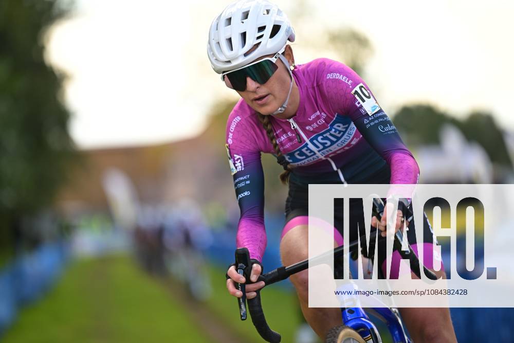 Netherlands Denise Betsema pictured in action during the women elite race of the Mosselcross cyclocross cycling event, on Sunday 11 October 2026, in Dendermonde, the first race (out of 7) of the HG Cross competition. DAVIDxPINTENS x189443551x