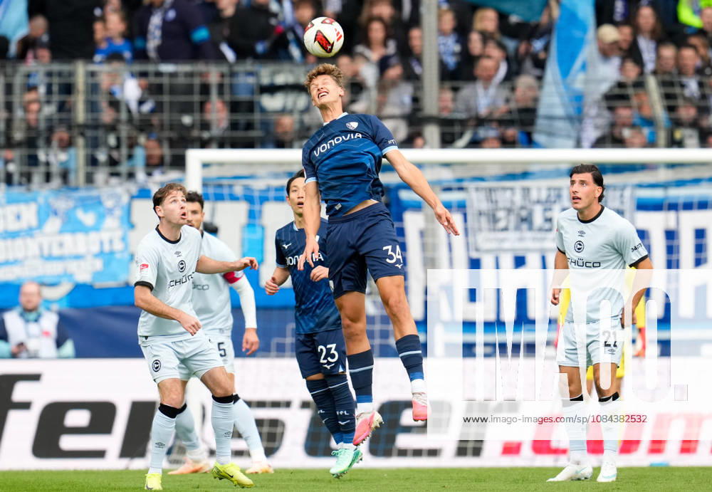 Tom Meyer, VfL Bochum 1848, 34, heads the ball (GER), VfL Bochum 1848 vs. DSC Arminia Bielefeld, 2. Bundesliga, Matchday 7, 2026–27 season, Vonovia Ruhrstadion, Bochum, October 11, 2026. DFL regulations prohibit any use of photographs as image sequences and or quasi-video. VfL Bochum 1848 vs. DSC Arminia Bielefeld, 2. Bundesliga, Matchday 7, 2026–27 Season, October 11, 2026, Bochum