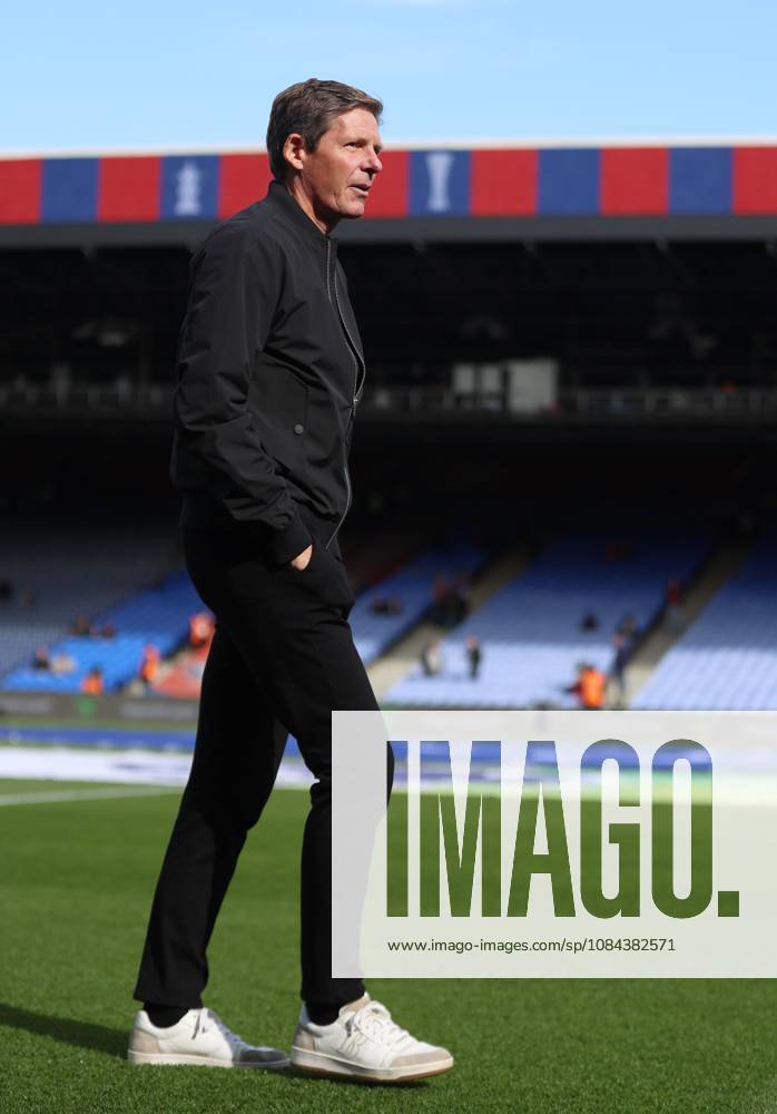 Premier League - Crystal Palace v Nottingham Forest LONDON, ENGLAND, OCTOBER 11: Oliver Glasner Manager of Nottingham Forest and former Crystal Palace manager on the Selhurst Park pitch ahead of the match during The Premier League match between Crystal Palace v Nottingham Forest at Selhurst Park Stadium, London, England, on October 11. (Photo by Daniel Weir) London Selhurst Park Stadium England
