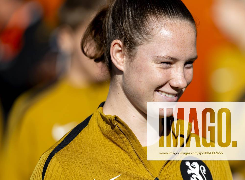 ZEIST - Veerle Buurman during a training session of the Dutch women s football team in preparation for the World Cup qualifying match against Hungary. SANDER KONING ANP ANPxSportx IVx 572124260 originalFilename: 572124260