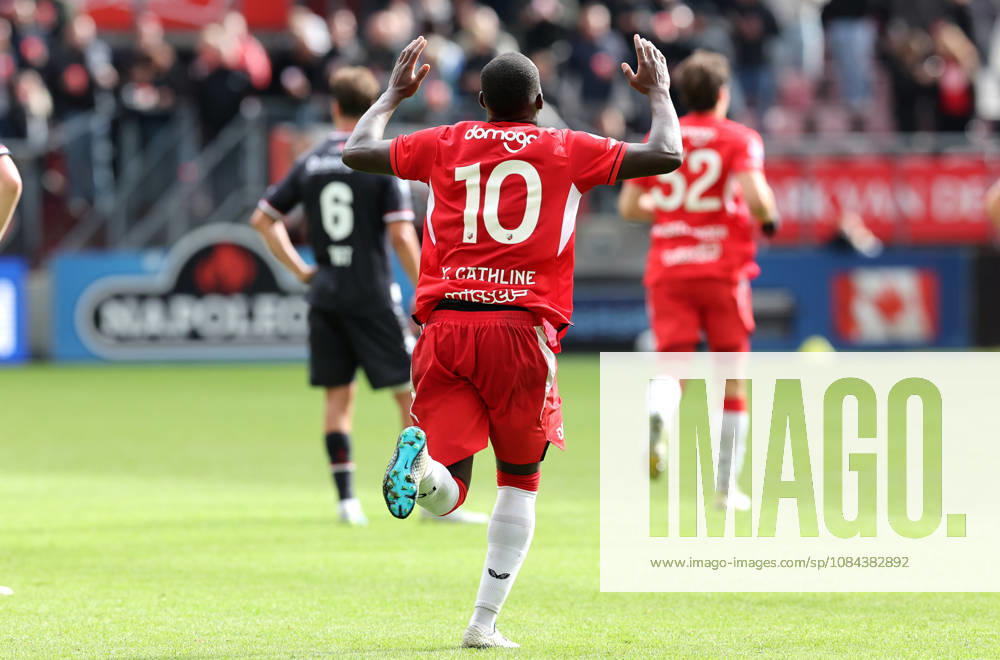 UTRECHT FC Utrecht forward Yoan Cathline celebrates after scoring during the Vriendenloterij Eredivisie match between FC Utrecht and Willem II at Stadion Galgenwaard on October 11, 2026, in Utrecht, the Netherlands. PETER LOUS EYE4IMAGES DeFodi Images