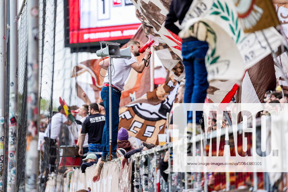 Germany Soccer 2. Bundesliga 2026–27, Matchday 7: FC St. Pauli vs. Karlsruher SC, Millerntor Stadium, Hamburg, St. Pauli South Stand, Ultras, Fans, Flags, Capo