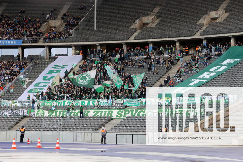 Soccer 2. Bundesliga, Hertha BSC Berlin vs. SpVgg Greuther Fürth: fans, scarves, atmosphere, jerseys, ultras, spectators, visitors, banners, DFL DFB REGULATIONS PROHIBIT ANY USE OF PHOTOGRAPHS AS IMAGE SEQUENCES AND OR QUASI-VIDEO Berlin
