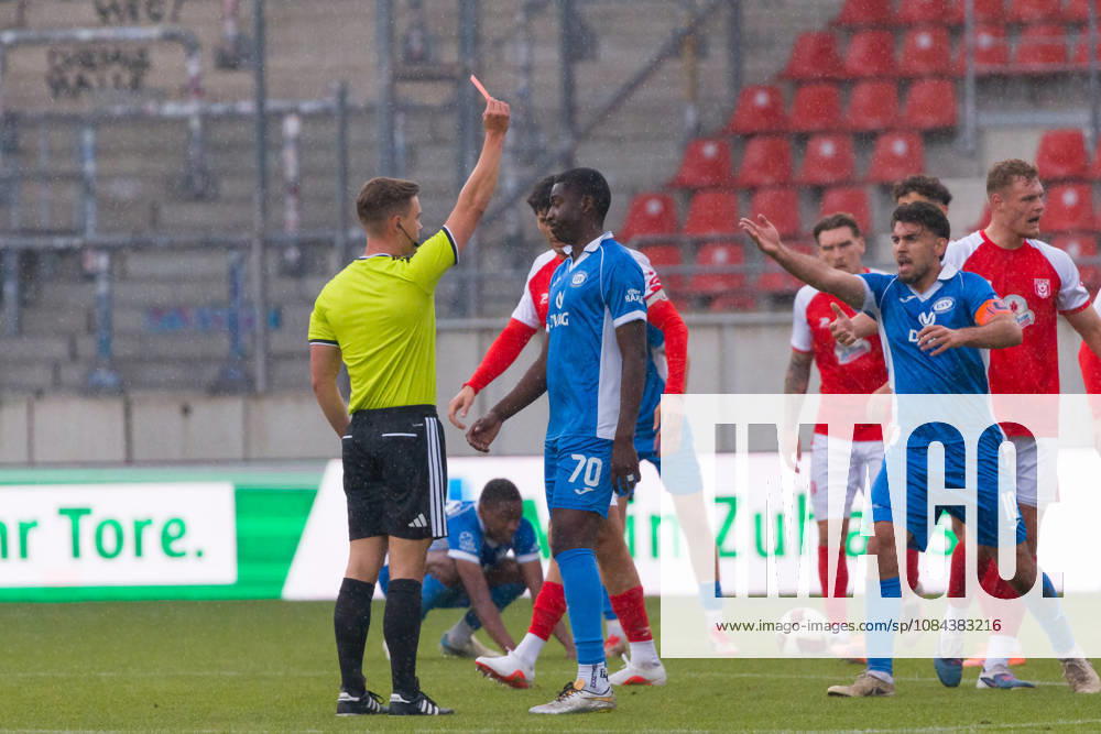 Red card for Eliakim Kukanda (RSV), 70 , Hallescher FC vs. RSV Eintracht 1949, Soccer, Regionalliga Nordost, Matchday 12, 2026–27 Season, October 11, 2026, Halle Leuna Chemie Stadium, ST Deutschland