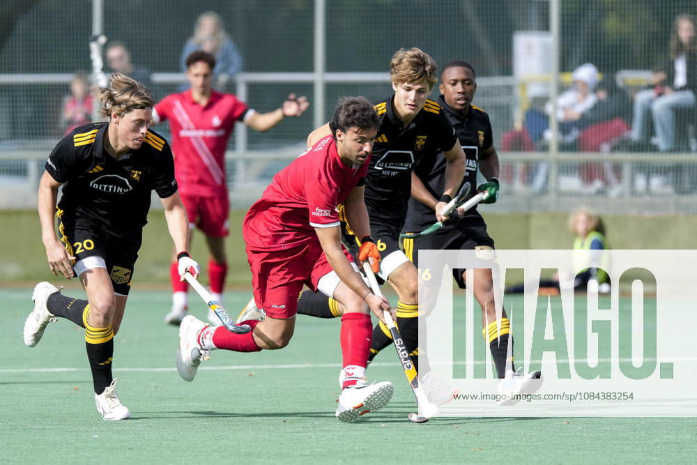 From left: Max Glander (HTHC), 20, Alvaro Tello (TSVMH), 9, John Odewald (HTHC), 6, Nqobile Mansuet Ntuli Bili (HTHC), 16, Tackle, Game Scene, Duel, tackle, tackling, Dynamics, Action, 11 10 2026, Mannheim, Germany, Hockey, 1st Bundesliga, Men, TSV Mannheim Harvestehuder THC