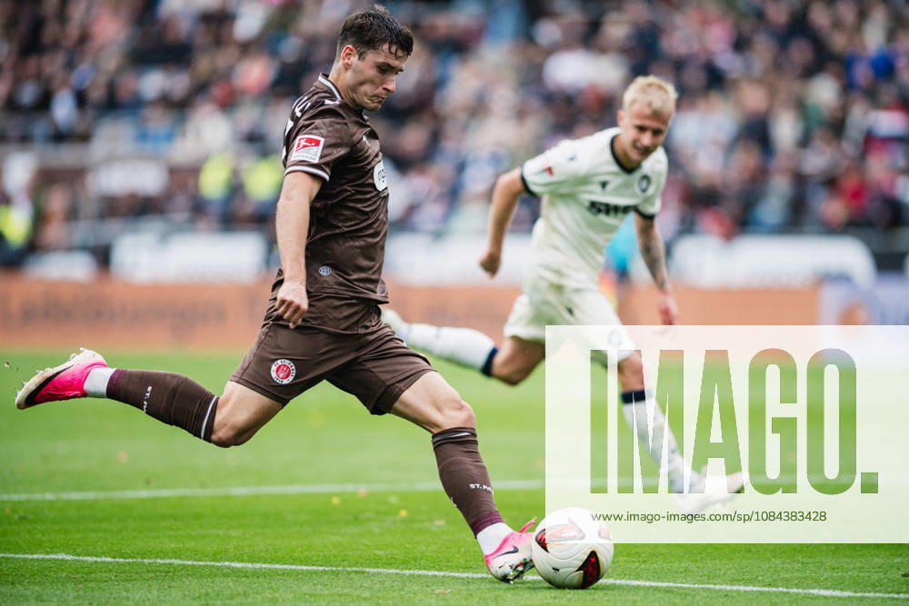 2. Bundesliga: FC St. Pauli vs. Karlsruher SC, October 11, 2026; Arkadiusz Pyrka, FC St. Pauli; 11 soccer, 2. Bundesliga, Matchday 7: FC St. Pauli vs. Karlsruher SC on October 11, 2026, at Millerntor Stadium, Hamburg. DFL regulations prohibit any use of photographs as image sequences and or quasi-video.