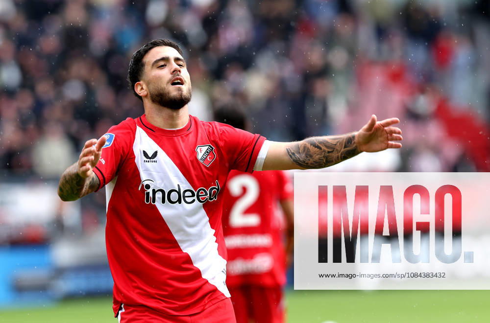 UTRECHT FC Utrecht forward Angel Alarcon celebrates after scoring during the Vriendenloterij Eredivisie match between FC Utrecht and Willem II at Stadion Galgenwaard on October 11, 2026, in Utrecht, the Netherlands. PETER LOUS EYE4IMAGES DeFodi Images