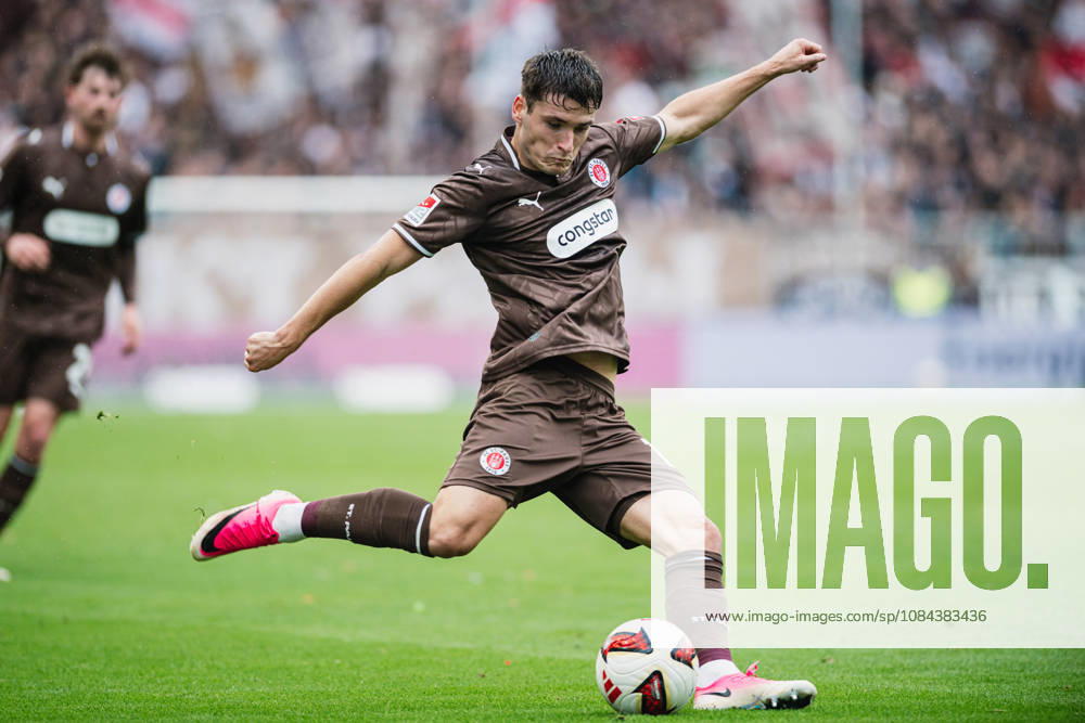 2. Bundesliga: FC St. Pauli vs. Karlsruher SC, October 11, 2026; Arkadiusz Pyrka, FC St. Pauli; 11:00 a.m. Soccer, 2. Bundesliga, Matchday 7: FC St. Pauli vs. Karlsruher SC on October 11, 2026, at Millerntor Stadium, Hamburg. DFL regulations prohibit any use of photographs as image sequences and or quasi-video.