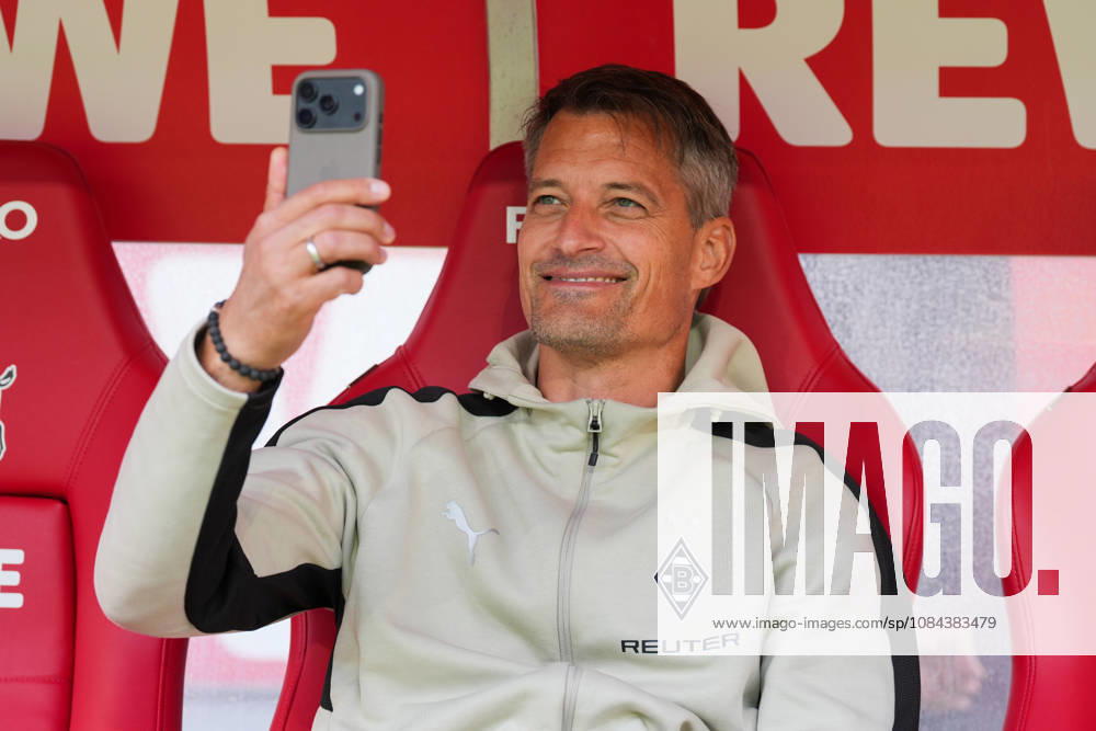 Men s, Soccer, Bundesliga 1, 1. FC Köln vs. Borussia Mönchengladbach, 2026–2027 season, RheinEnergieSTADION Alexander Blessin, Head Coach of Borussia Mönchengladbach. DFB regulations prohibit any use of photographs as image sequences and or quasi-video.
