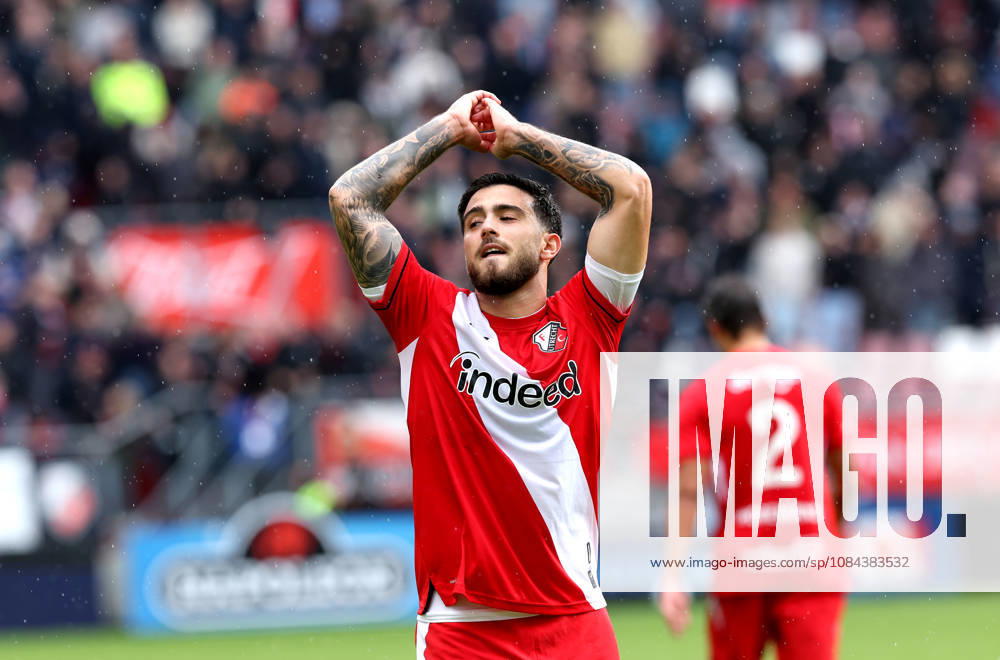 UTRECHT FC Utrecht forward Angel Alarcon celebrates after scoring during the Vriendenloterij Eredivisie match between FC Utrecht and Willem II at Stadion Galgenwaard on October 11, 2026, in Utrecht, the Netherlands. PETER LOUS EYE4IMAGES DeFodi Images