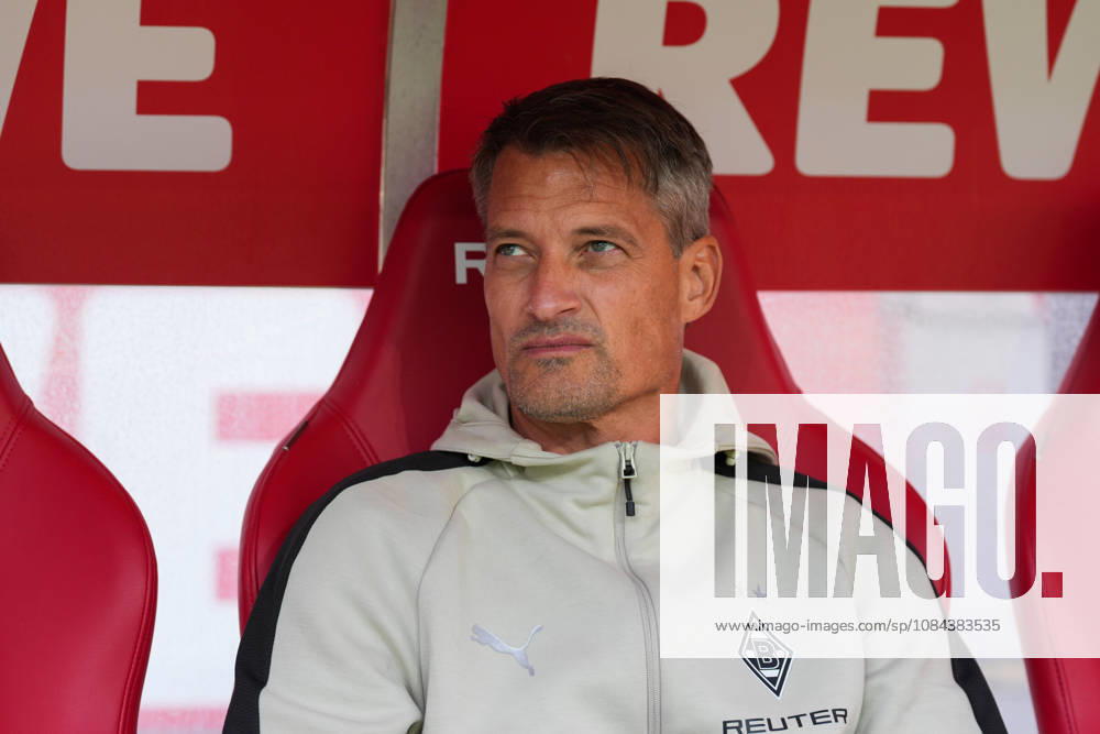 Men s, Soccer, Bundesliga 1, 1. FC Köln vs. Borussia Mönchengladbach, 2026–2027 season, RheinEnergieSTADION Alexander Blessin, Head Coach of Borussia Mönchengladbach. DFB regulations prohibit any use of photographs as image sequences and or quasi-video.