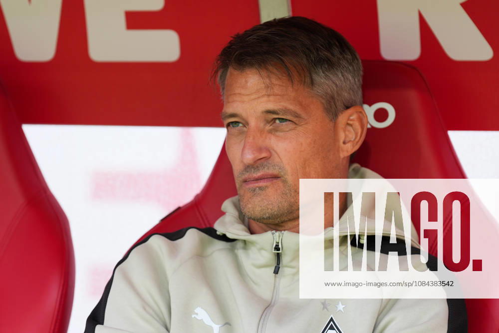 Men s, Soccer, Bundesliga 1, 1. FC Köln vs. Borussia Mönchengladbach, 2026–2027 season, RheinEnergieSTADION Alexander Blessin, Head Coach of Borussia Mönchengladbach. DFB regulations prohibit any use of photographs as image sequences and or quasi-video.