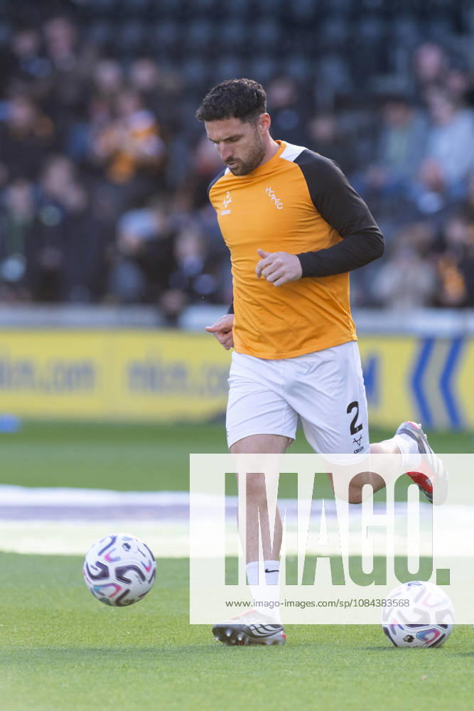Hull City v Everton Premier League Lewis Coyle of Hull City warms up ahead of during the Premier League match between Hull City and Everton at the MKM Stadium, Hull. 11 10 2026 UK Newspapers OUT