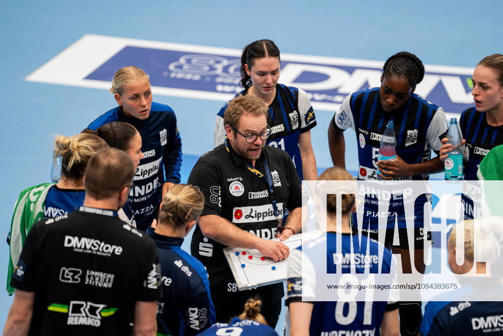 HSG Blomberg Lippe GER vs. Odense Handbold DEN, Handball, EHF Champions League Women, Group Stage, October 11, 2026, 2026–2027 Season, Lemgo: Steffen Birkner, HSG Blomberg Lippe coach, during a timeout at the Phoenix Contact Arena in Lemgo, Germany