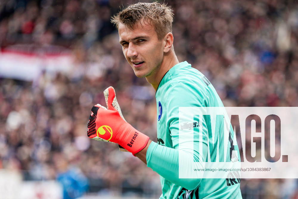 Germany Soccer 2. Bundesliga 2026–27, Matchday 7: FC St. Pauli vs. Karlsruher SC, Millerntor Stadium, Hamburg, St. Pauli, Hans Christian Bernat, Karlsruher SC, 1, Cutout