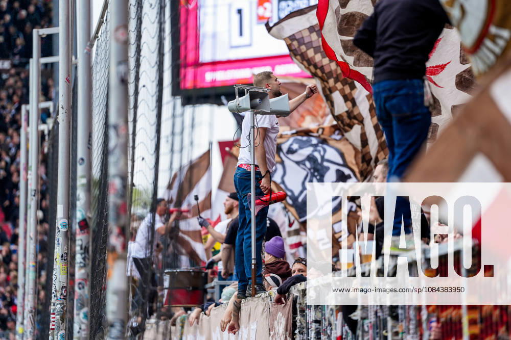 Germany Soccer 2. Bundesliga 2026–27, Matchday 7: FC St. Pauli vs. Karlsruher SC, Millerntor Stadium, Hamburg, St. Pauli South Stand, Ultras, Fans, Flags, Capo