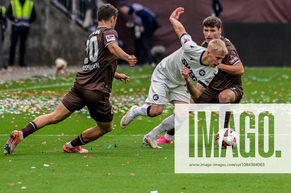 Rasmussen, Mathias, Arkadiusz, Pyrka, Pauli 33, Viktor Bergh, KSC Germany, Hamburg, Millerntor Stadium, soccer, 2. Bundesliga, FC St. Pauli, Karlsruher SC