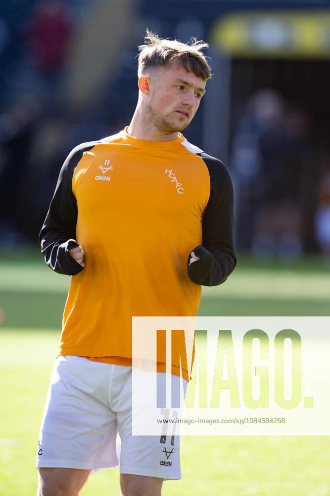 Hull City v Everton Premier League Joe Gelhardt of Hull City warms up ahead of during the Premier League match between Hull City and Everton at the MKM Stadium, Hull. 11 10 2026 UK Newspapers OUT