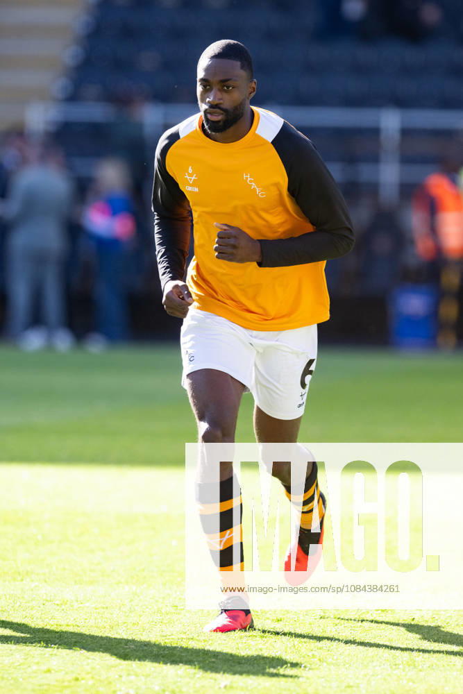 Hull City v Everton Premier League Semi Ajayi of Hull City warms up ahead of during the Premier League match between Hull City and Everton at the MKM Stadium, Hull. 11 10 2026 UK Newspapers OUT