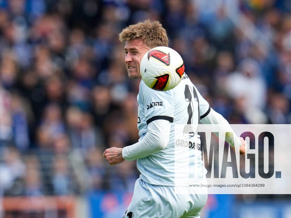 Joel Grodowski, DSC Arminia Bielefeld, 11, heads the ball (GER), VfL Bochum 1848 vs. DSC Arminia Bielefeld, 2. Bundesliga, Matchday 7, 2026–27 season, Vonovia Ruhrstadion, Bochum, October 11, 2026 DFL REGULATIONS PROHIBIT ANY USE OF PHOTOGRAPHS AS IMAGE SEQUENCES AND OR QUASI-VIDEO VfL Bochum 1848 vs. DSC Arminia Bielefeld, 2. Bundesliga, Matchday 7, 2026–27 Season, October 11, 2026, Bochum