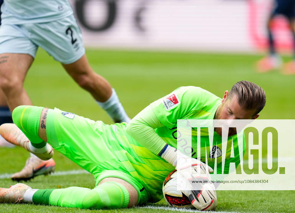 Timo Horn, VfL Bochum 1848, 1 save (GER), VfL Bochum 1848 vs. DSC Arminia Bielefeld, 2. Bundesliga, Matchday 7, 2026–27 season, Vonovia Ruhrstadion, Bochum, October 11, 2026 DFL REGULATIONS PROHIBIT ANY USE OF PHOTOGRAPHS AS IMAGE SEQUENCES AND OR QUASI-VIDEO VfL Bochum 1848 vs. DSC Arminia Bielefeld, 2. Bundesliga, Matchday 7, 2026–27 Season, October 11, 2026, Bochum