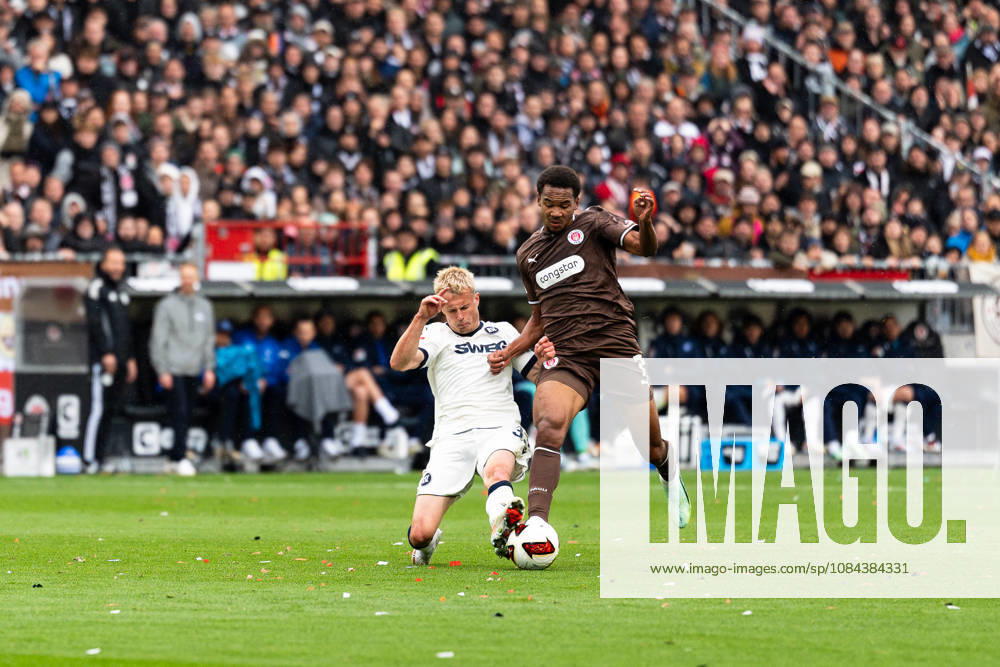Viktor Bergh (Karlsruher SC), 33, in a tackle with Youssoupha Niang (FC St. Pauli), 07, GER, FC St. Pauli vs. Karlsruher SC, soccer, 2. Bundesliga, Matchday 7, 2026–2027 season, October 11, 2026 DFL regulations prohibit any use of photographs as image sequences and or quasi-video, GER, FC St. Pauli vs. Karlsruher SC, soccer, 2. Bundesliga, Matchday 7, 2026–2027 season, October 11, 2026, Hamburg