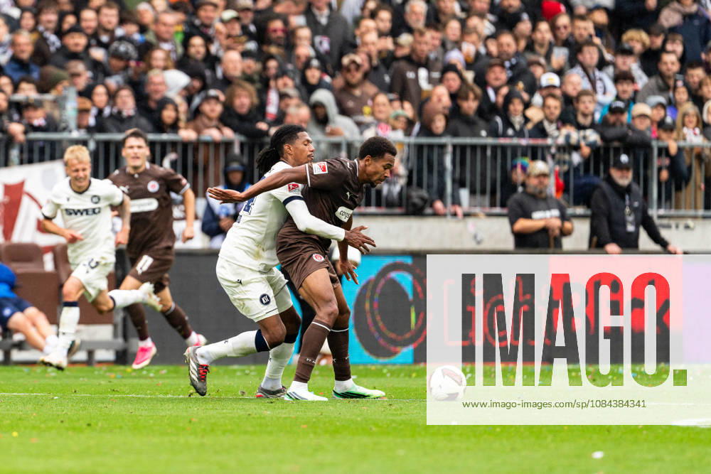 Sandro Tremoulet (Karlsruher SC), 24, in a tackle with Youssoupha Niang (FC St. Pauli), 07, GER, FC St. Pauli vs. Karlsruher SC, soccer, 2. Bundesliga, Matchday 7, 2026–2027 season, October 11, 2026 DFL regulations prohibit any use of photographs as image sequences and or quasi-video, GER, FC St. Pauli vs. Karlsruher SC, soccer, 2. Bundesliga, Matchday 7, 2026–2027 season, October 11, 2026, Hamburg